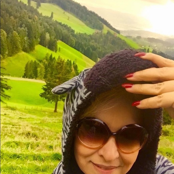 Meet your Posher, Eclectic - Picture 3 of 3